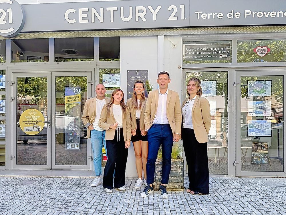 l'équipe de l'agence Terre de Provence