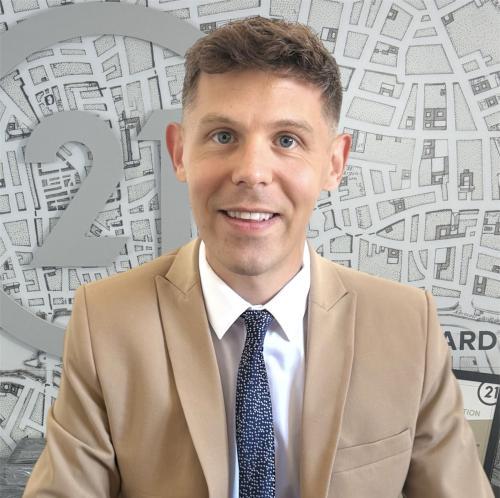 Logan CLERC, Gérant