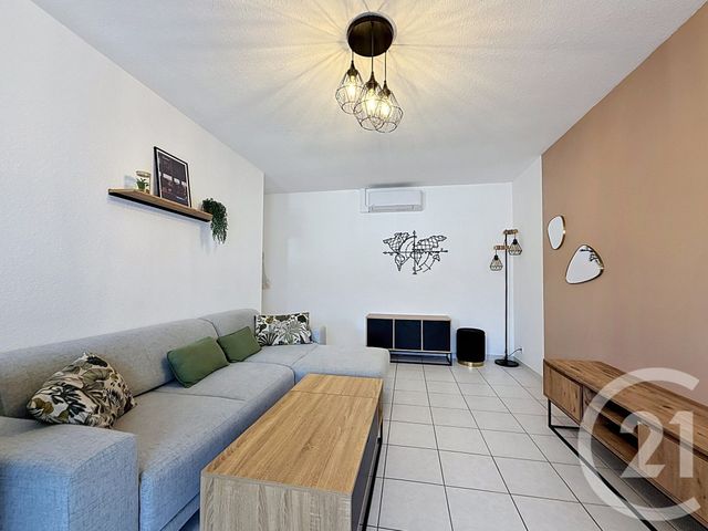 Appartement T2 à louer - 2 pièces - 48.7 m2 - CHATEAURENARD - 13 - PROVENCE-ALPES-COTE-D-AZUR - Century 21 Terre De Provence