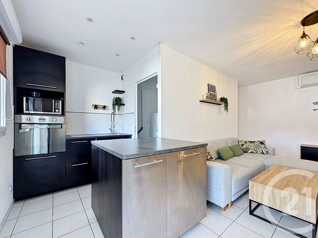Appartement T2 à louer - 2 pièces - 48.7 m2 - CHATEAURENARD - 13 - PROVENCE-ALPES-COTE-D-AZUR - Century 21 Terre De Provence