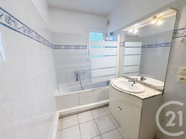 Appartement T3 à vendre - 3 pièces - 66.89 m2 - CHATEAURENARD - 13 - PROVENCE-ALPES-COTE-D-AZUR - Century 21 Terre De Provence