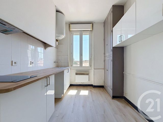 Appartement à louer - 2 pièces - 39.16 m2 - CHATEAURENARD - 13 - PROVENCE-ALPES-COTE-D-AZUR - Century 21 Terre De Provence