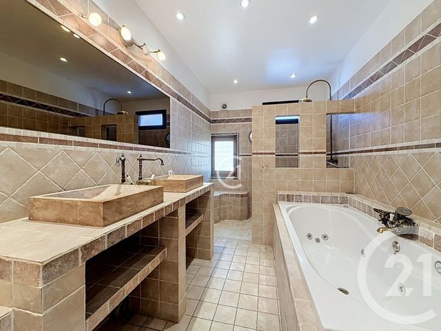 maison à vendre - 6 pièces - 191.2 m2 - EYRAGUES - 13 - PROVENCE-ALPES-COTE-D-AZUR - Century 21 Terre De Provence
