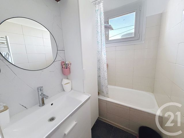 Appartement à vendre - 4 pièces - 77.04 m2 - AVIGNON - 84 - PROVENCE-ALPES-COTE-D-AZUR - Century 21 Terre De Provence