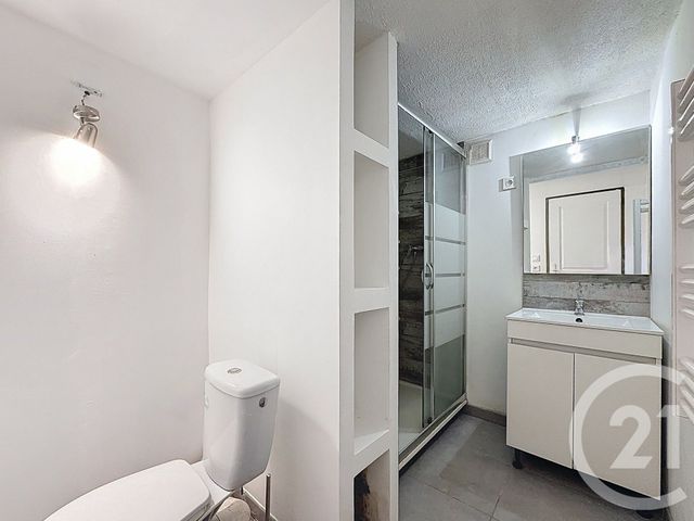 commerce à louer - 54.01 m2 - CHATEAURENARD - 13 - PROVENCE-ALPES-COTE-D-AZUR - Century 21 Terre De Provence