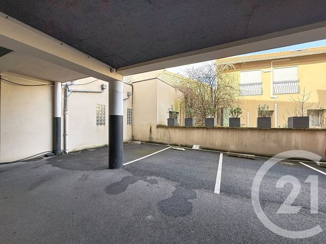 Appartement T3 à louer - 3 pièces - 62.39 m2 - CHATEAURENARD - 13 - PROVENCE-ALPES-COTE-D-AZUR - Century 21 Terre De Provence